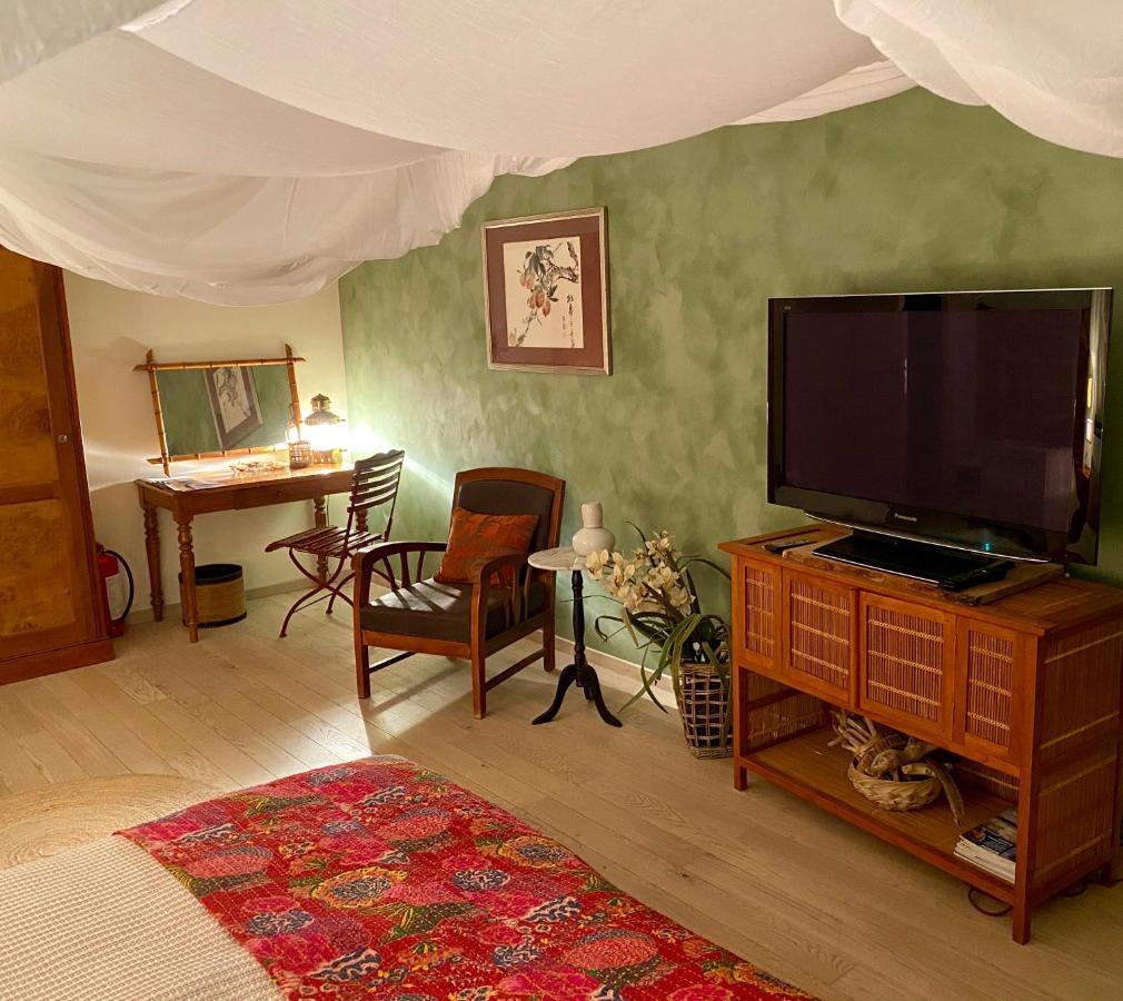 Font Les 3 Coeurs - Chambres Chez Charmants Habitants מראה חיצוני תמונה